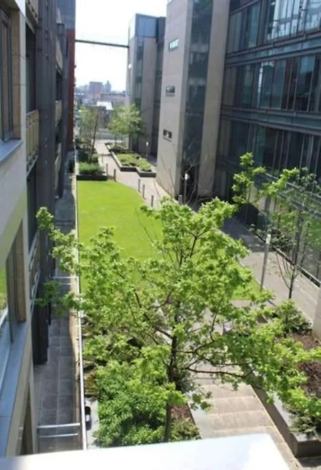 Bright & Modern Dublin City Stay דירה