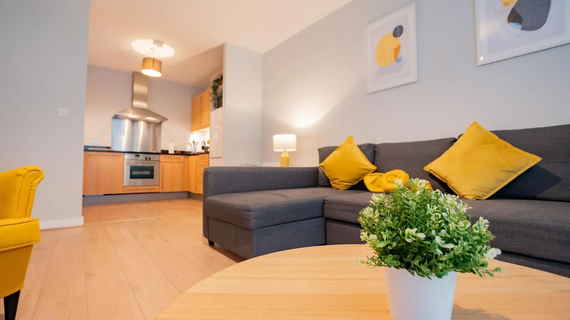 Bright & Modern Dublin City Stay דירה