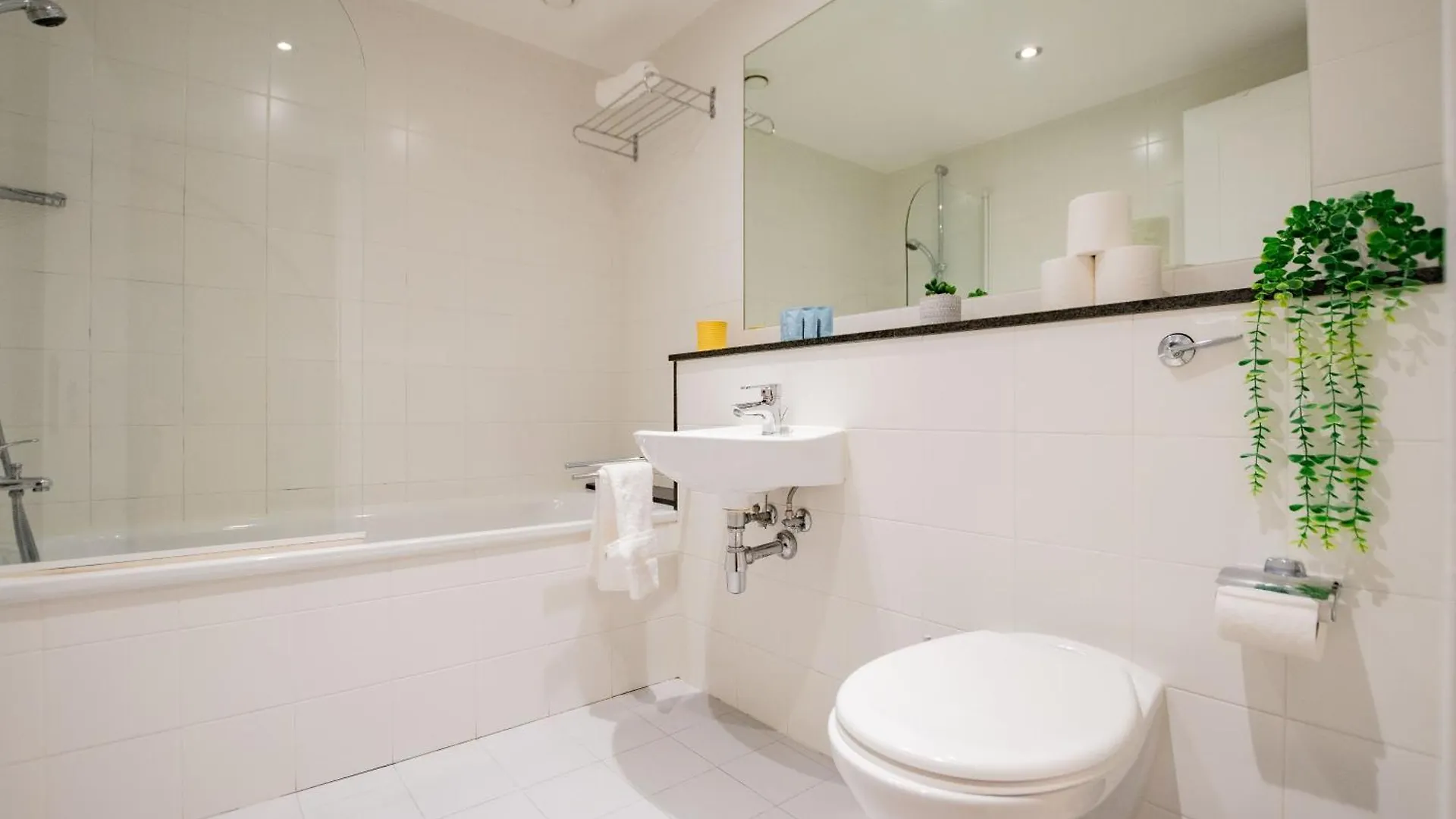 Bright & Modern Dublin City Stay