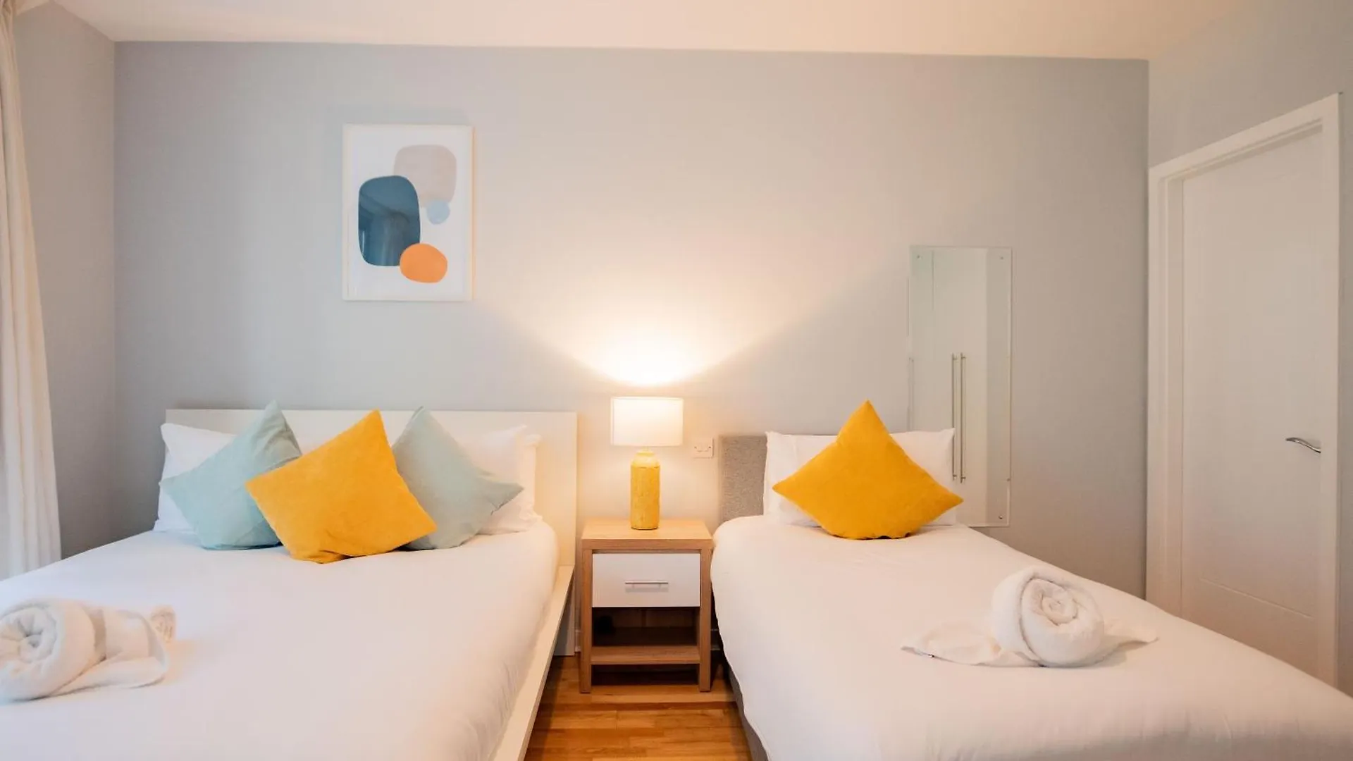 Bright & Modern Dublin City Stay דירה