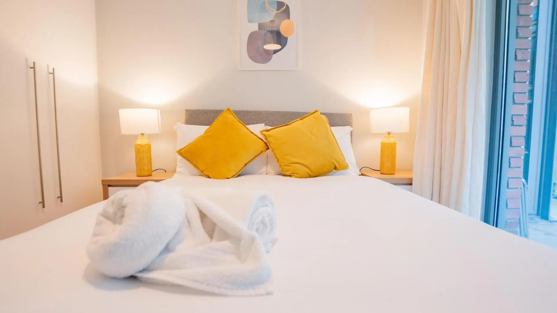 Bright & Modern Dublin City Stay דירה
